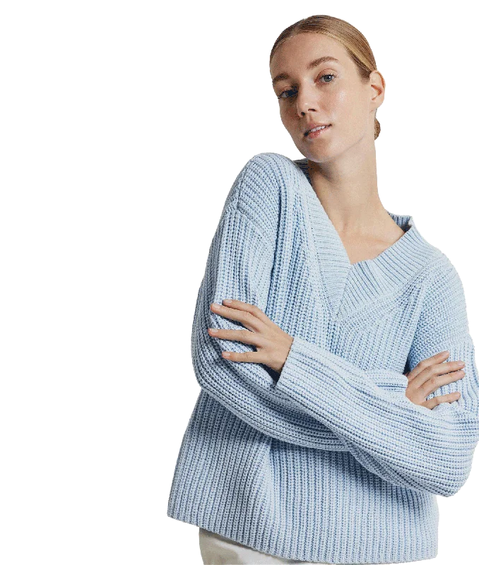 V-neck Knitted Jumper - Blue