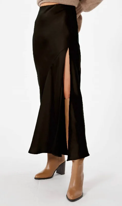 Manhattan Skirt In Black