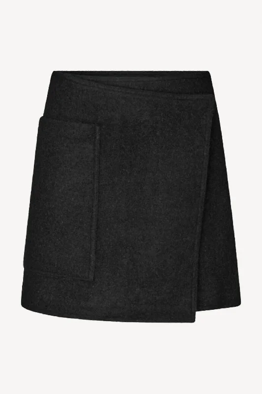 Women's Inez Skirt In Black