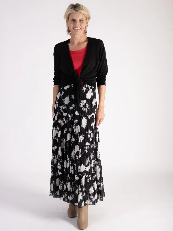 black-white-flower-pleated-skirt