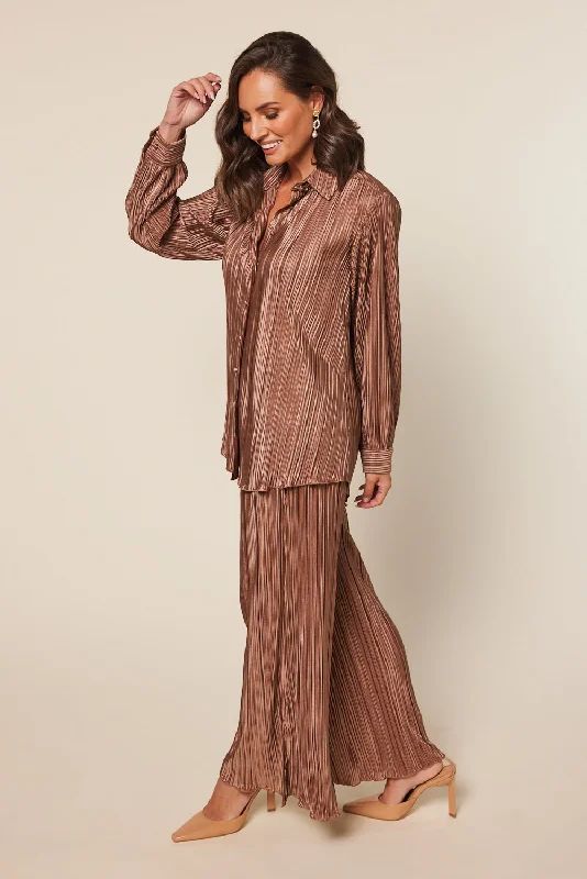 breezy-plisse-pant-in-bronze