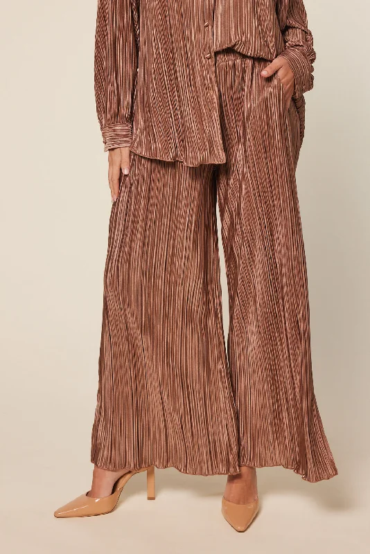 breezy-plisse-pant-in-bronze