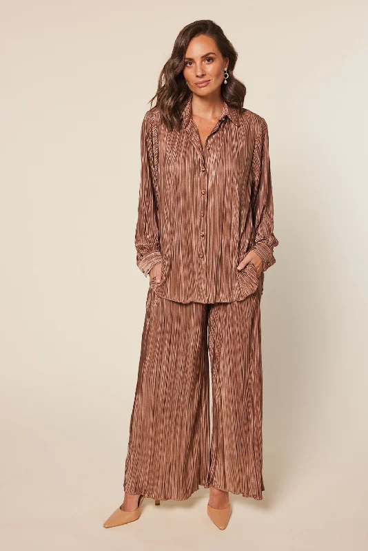 breezy-plisse-pant-in-bronze