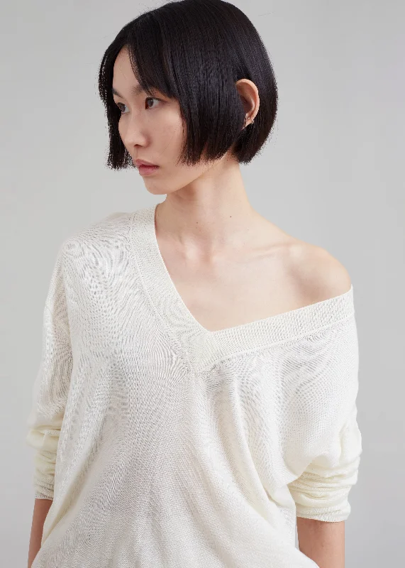 juro-v-neck-knit-cream