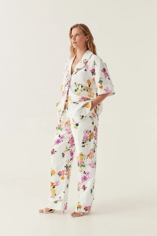 portray-relaxed-pant-scattered-floral