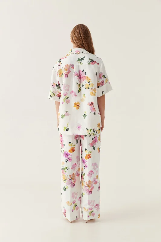 portray-relaxed-pant-scattered-floral